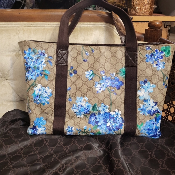 (SOLD)Authentic Gucci Tote bag - Picture 2 of 12
